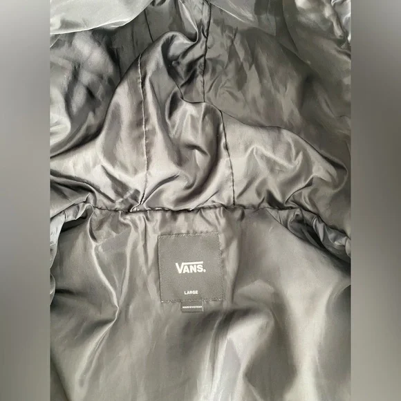 VANS Woodridge Black & Checkered BoysPuffer Jacket, Size Large